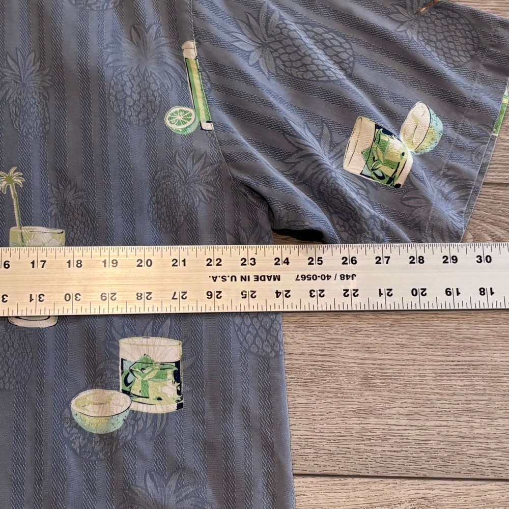 Tommy Bahama Silk Button Down Mens Large Blue Cocktail Pineapple Hula Camp Shirt - Picture 6 of 8